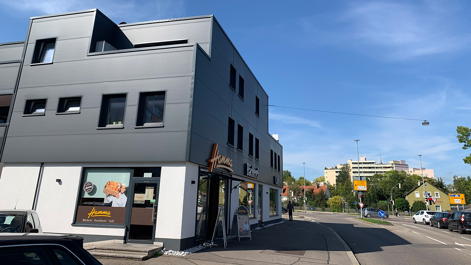 Die Bäckerei Hamma in der Black-Box in Kempten von außen fotografiert